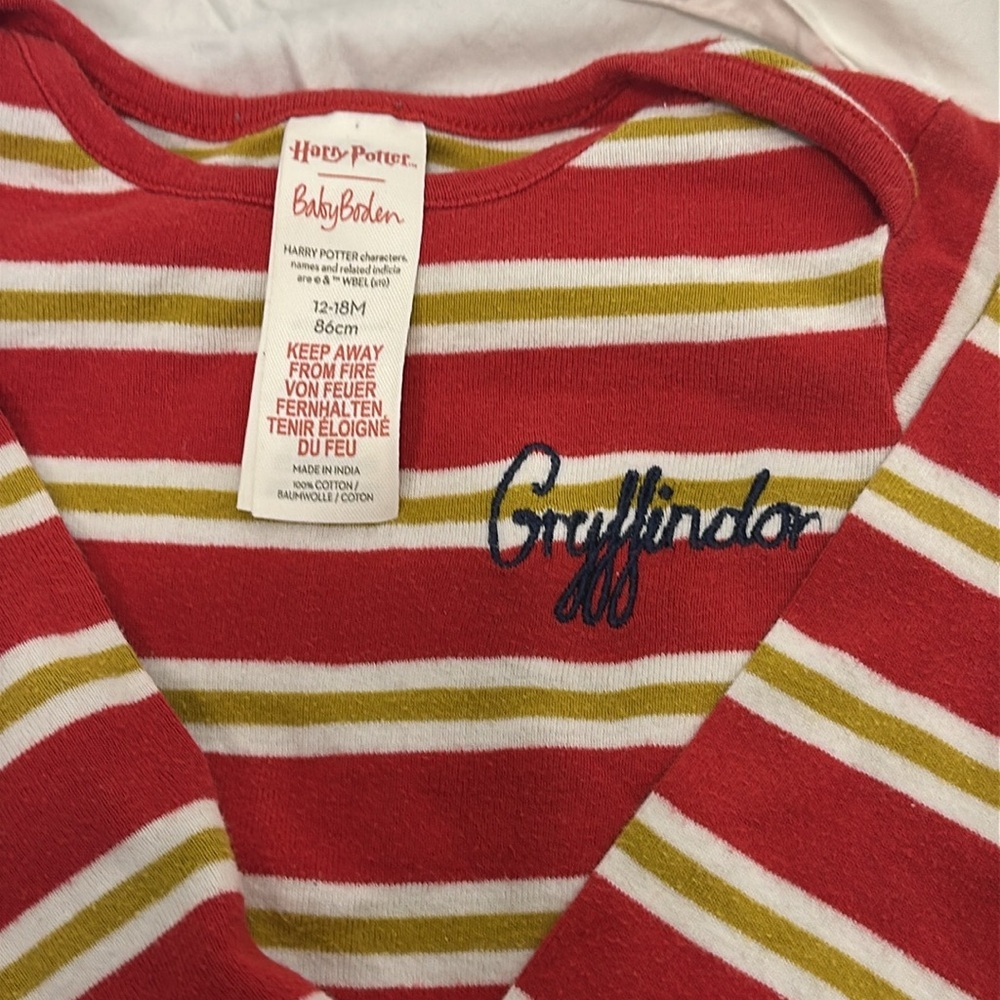 baby boden harry potter Gryffindor & Hufflepuff 12-18 month onsie lot N6 - Picture 2 of 3
